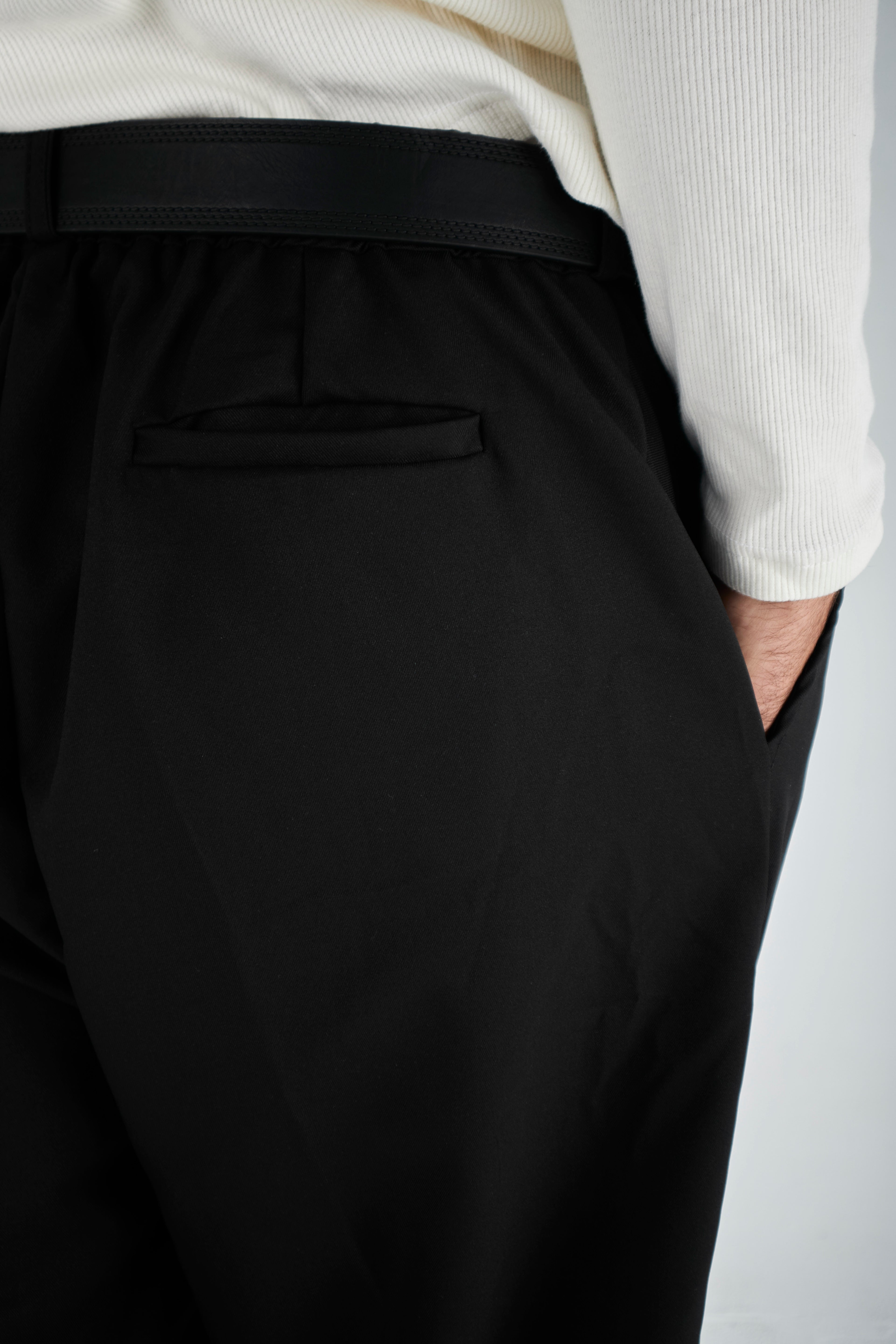 BLACK PLEATED TROUSER