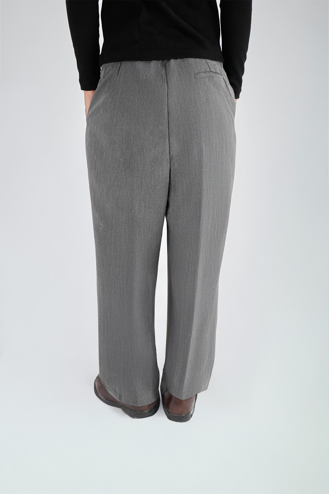 GRAY PLEATED TROUSER